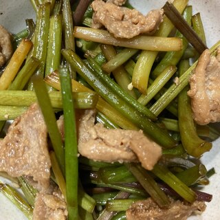 さつまいもの茎と豚肉の炒め物